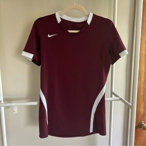 Nike dri-fit jersey style maroon top